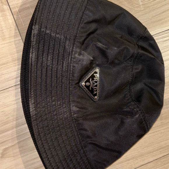 Prada bucket hat - Picture 1 of 1